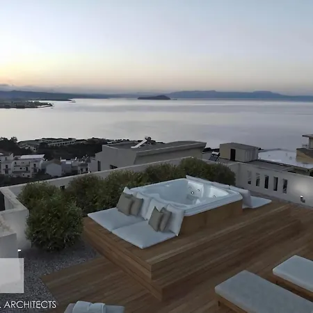 With Rooftop Hot Tub Apartament