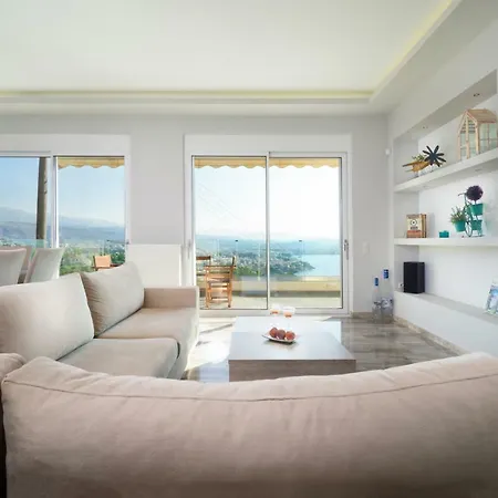 Apartment With Rooftop Hot Tub *