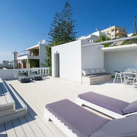 Rooftop Jacuzzi Apartment *