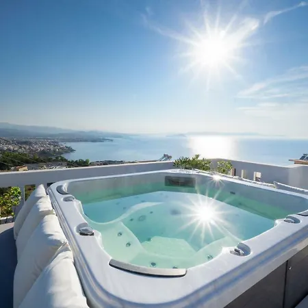 With Rooftop Hot Tub