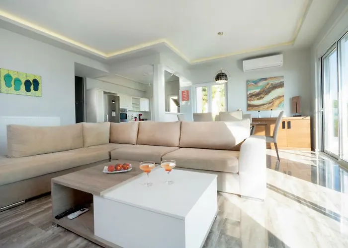 Apartman Rooftop Jacuzzi Hriszí Aktí Haniá