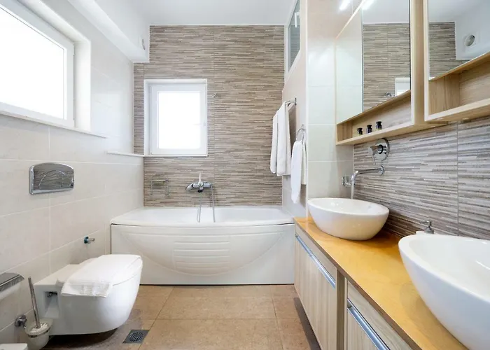 Rooftop Jacuzzi Apartman Hriszí Aktí Haniá